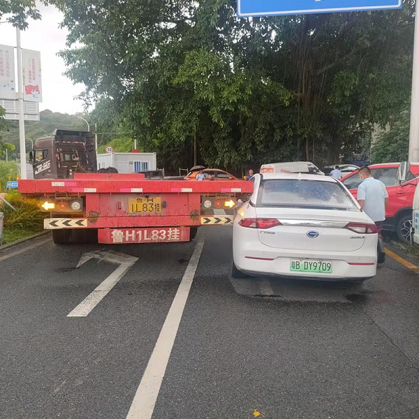 驾车途中发生交通事故怎么办?